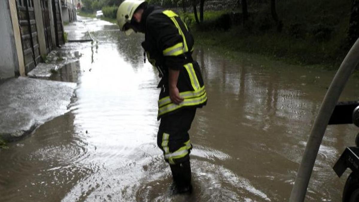 ploile torentiale au provocat inundatii in mai multe localitati din caras severin