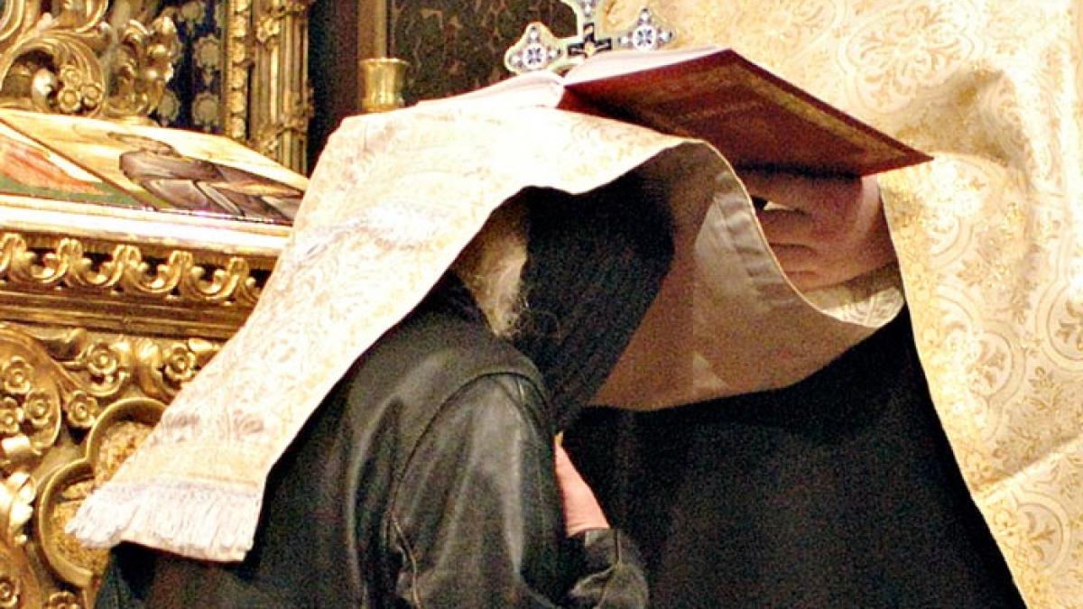 acuzatii grave troneaza asupra unui preot ortodox fetele din sat spun ca le ar fi abuzat sexual
