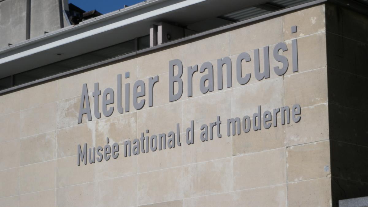 romani celebri care au facut istorie in franta