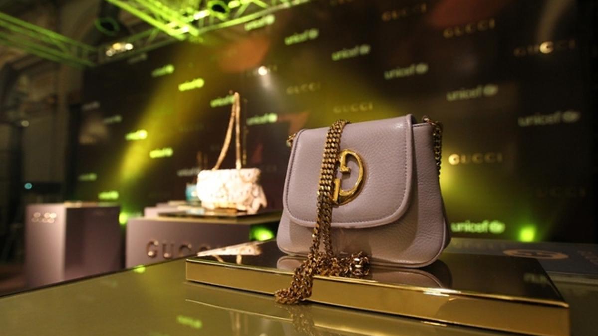 cumparaturile de lux au atins cote maxime in romania piata masinilor scumpe are cresteri de 100