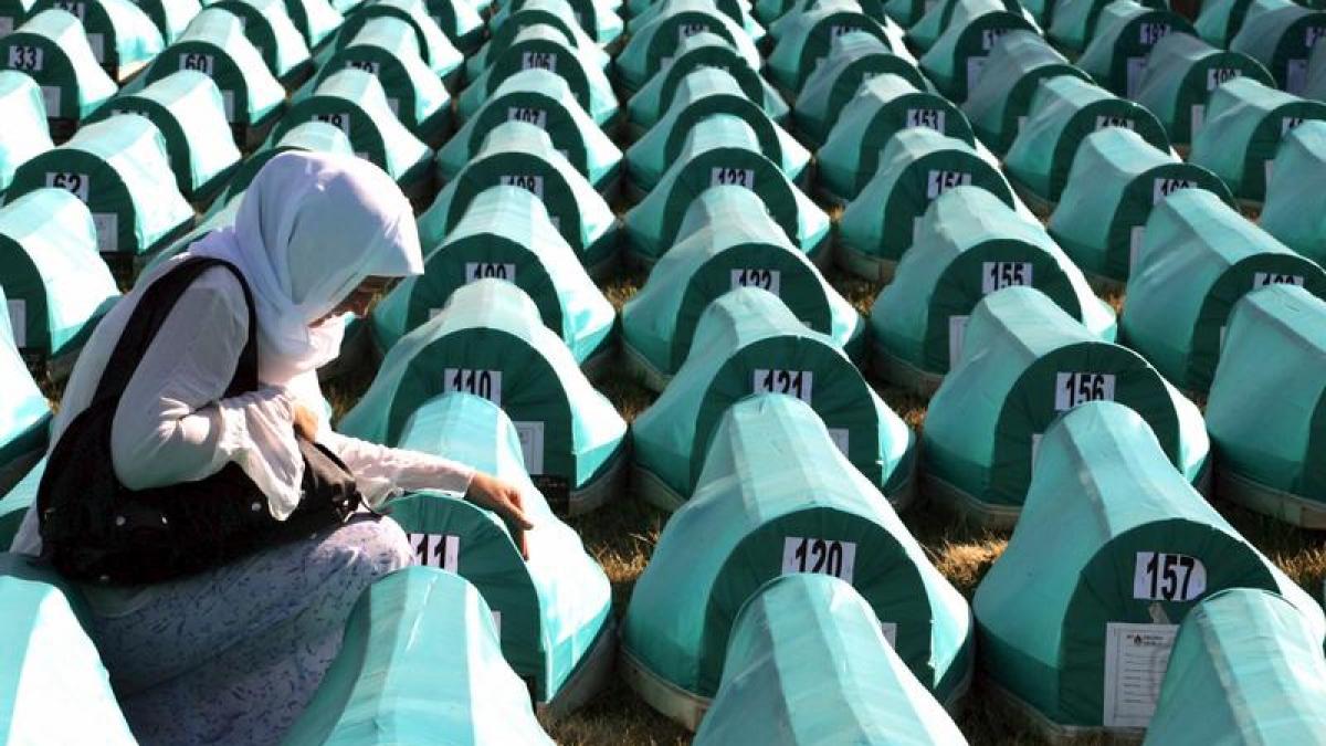 statul olandez responsabil civil de moartea a peste 300 de musulmani la srebrenita