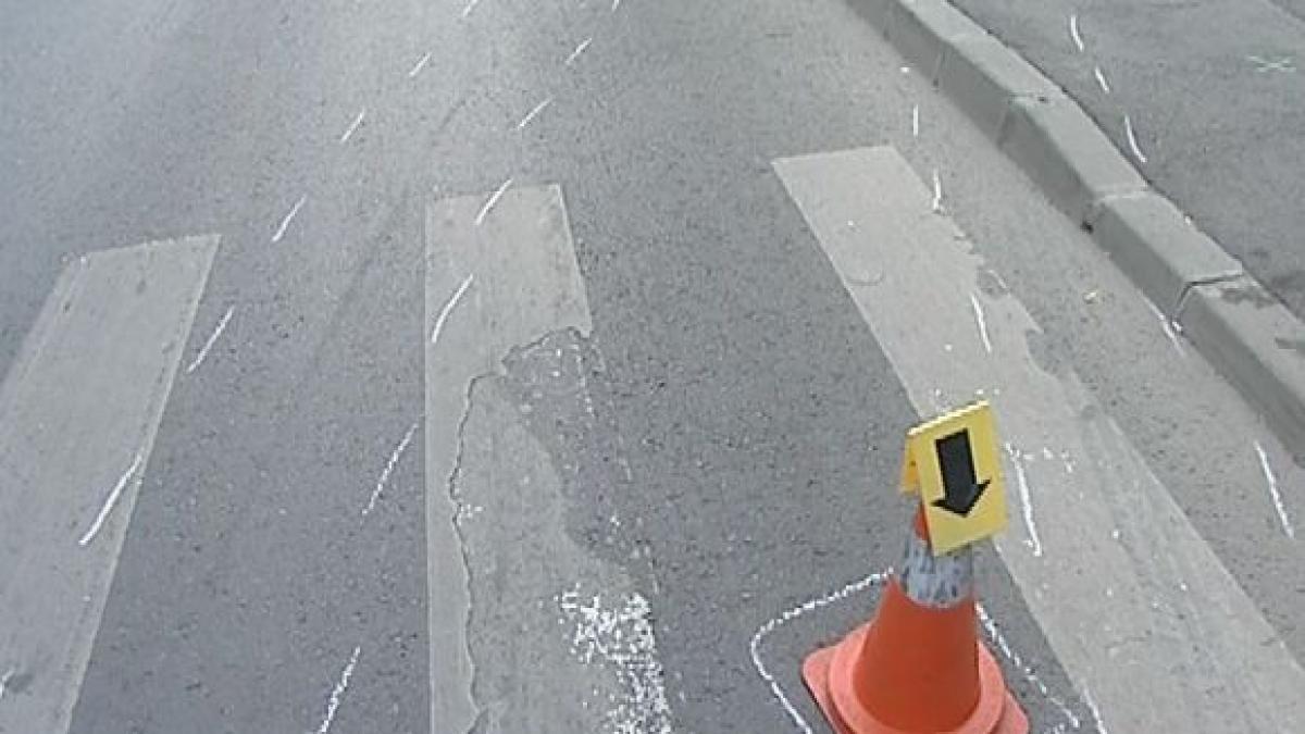 copil de 10 ani lovit de ambulanta pe o trecere de pietoni din capitala