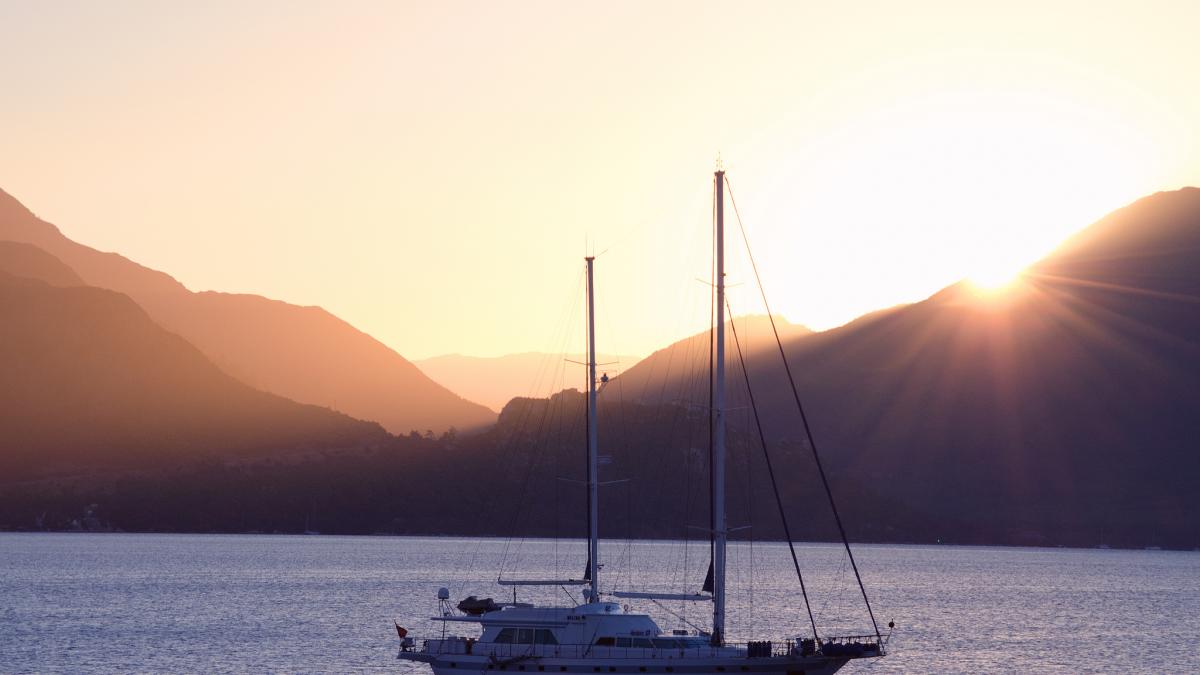 plimbari fermecatoare cu barca in marmaris