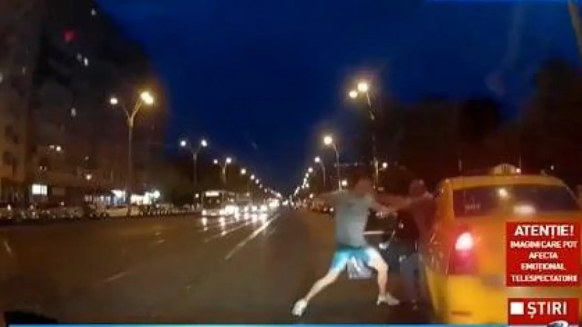 bataie ca in filmele cu arte martiale in mijlocul unei strazi din capitala
