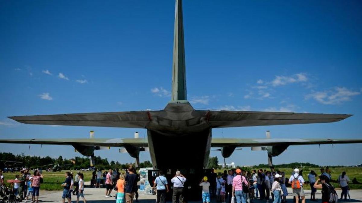 ziua aviatiei romane si a fortelor aeriene sarbatorita in toata tara