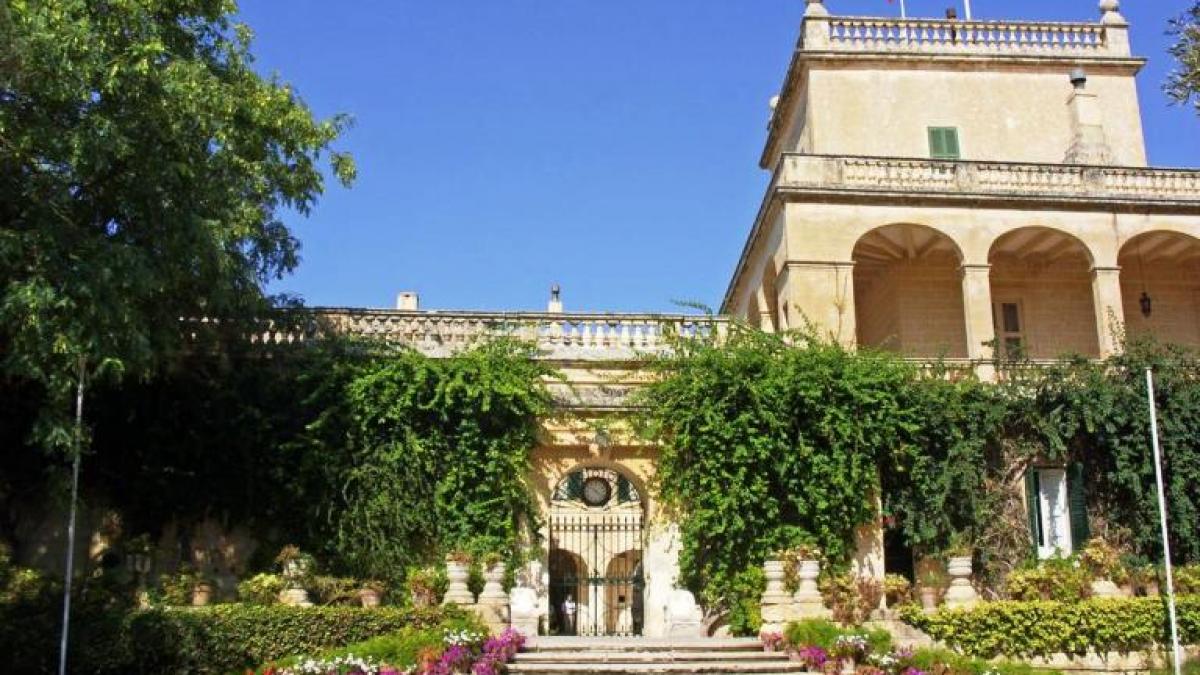 descopera palatul san anton din attard