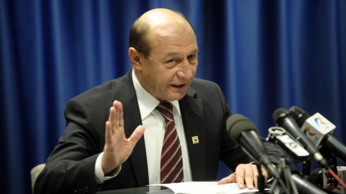 traian basescu cere parlamentului reexaminarea legii pentru reducerea cas