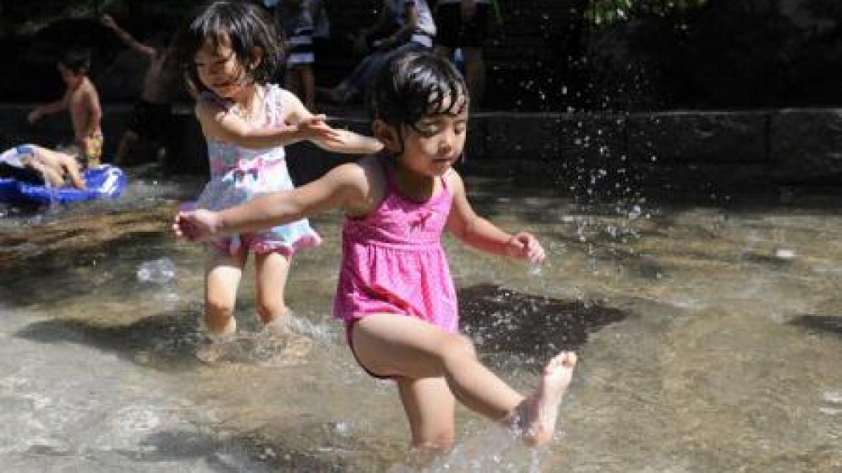 val de caldura in japonia peste 3 000 de persoane au fost spitalizate