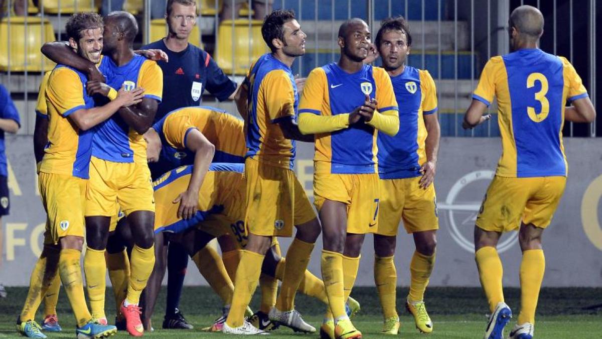 petrolul ploiesti si cfr cluj s au calificat in turul trei preliminar al europa league