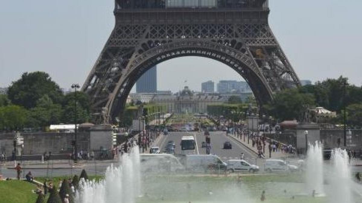 peste 30 de politisti romani au fost trimisi in franta pentru a sprijini politia franceza