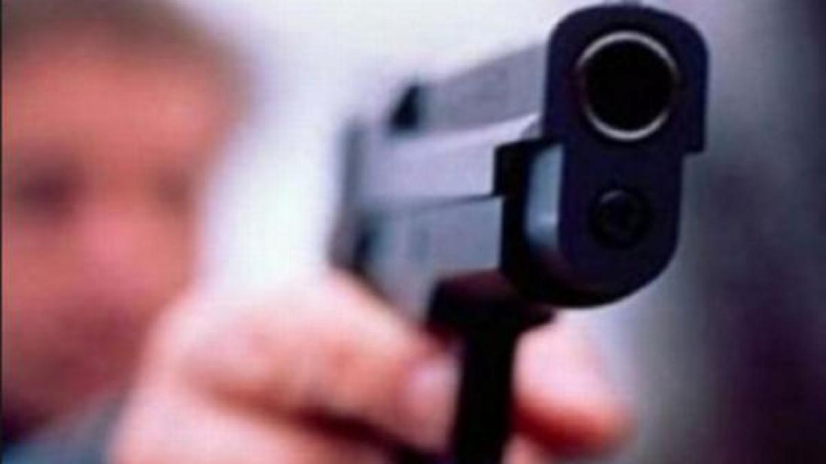 un politist din ialomita a incercat sa se sinucida cu arma din dotare