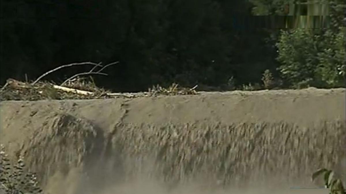 dig spart de viitura imagini cu cascada de la novaci