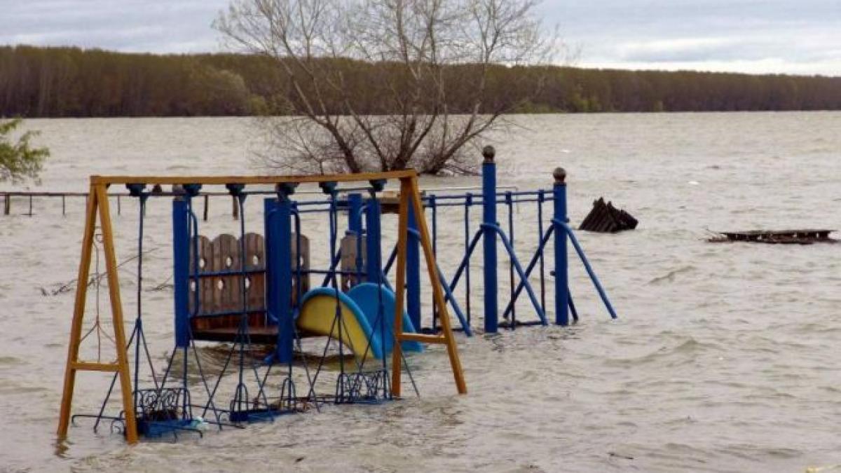 doi oameni au murit din cauza inundatiilor care au lovit centrul bulgariei