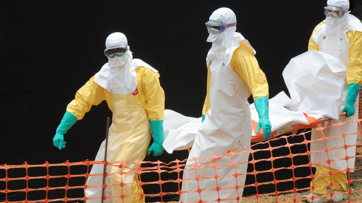 epidemia de ebola da peste cap traficul aerian si competitiile de fotbal in africa occidentala