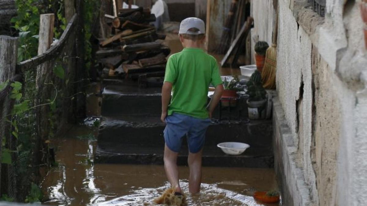 gabriel oprea o persoana decedata si trei disparute in urma inundatiilor