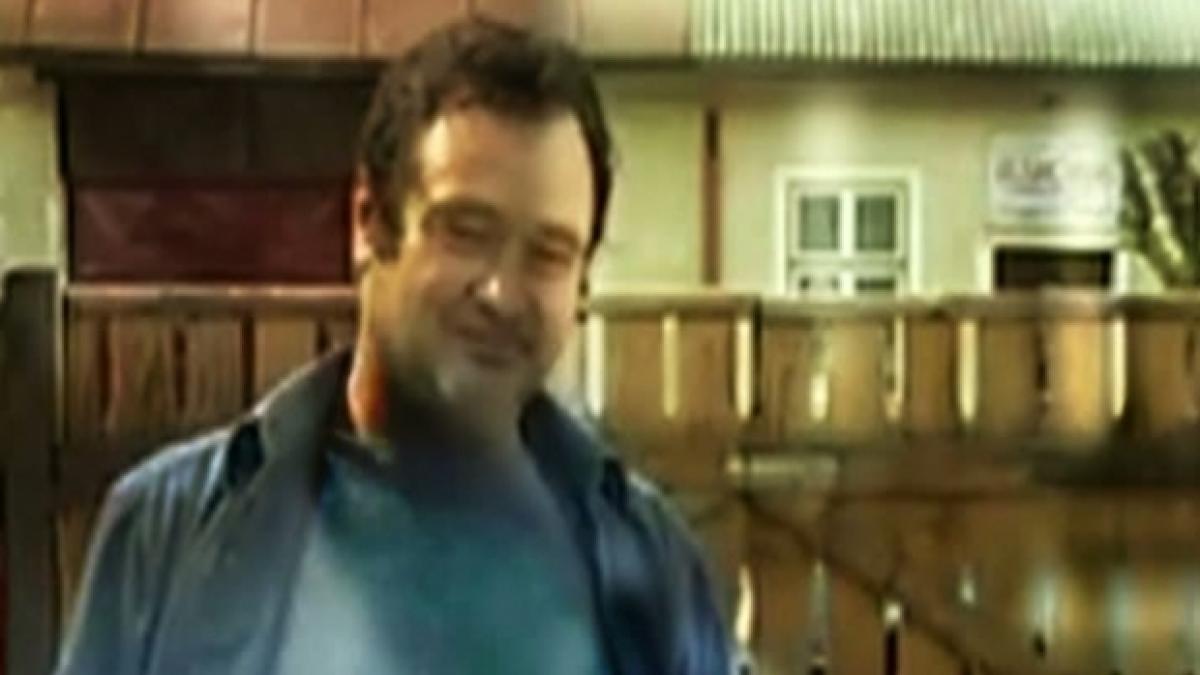 barbatul care este banuit ca a omorat trei surori printre care si pe sotia lui a lesinat in sala de