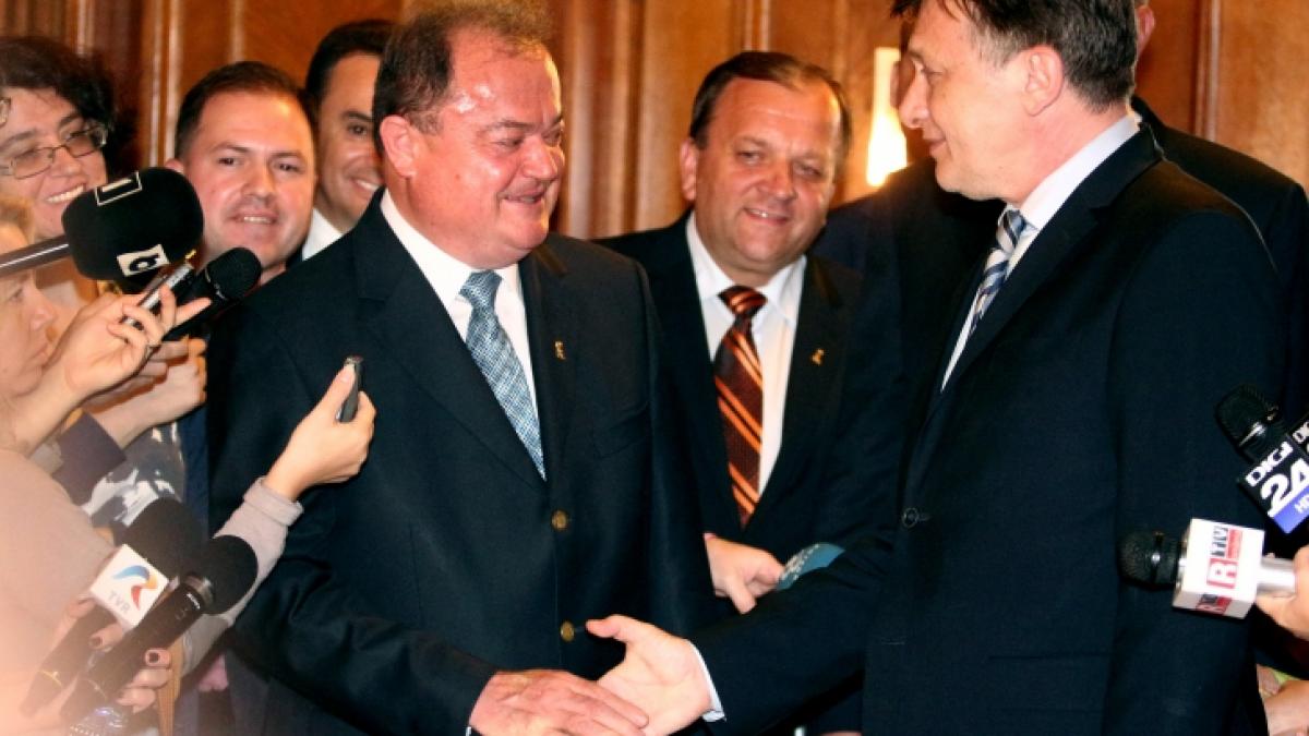 dupa casatoria de convenienta pnl si pdl au plecat in vacanta sfaturile lui vasile blaga ignorate