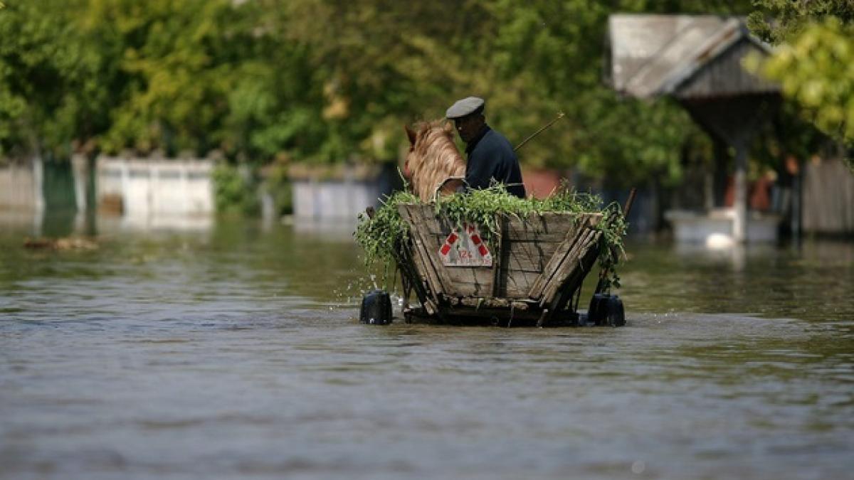 hidrologii au emis un nou cod rosu de inundatii furia apelor a lovit in teleorman