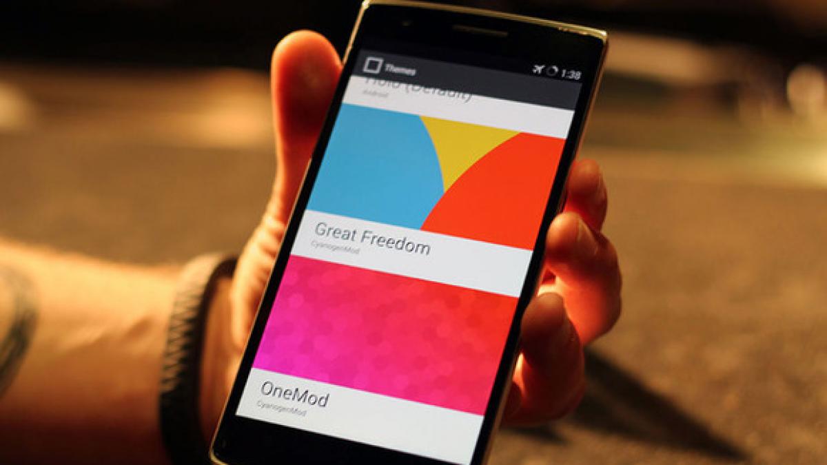 cel mai straniu telefon al anului are mari sanse sa intreaca iphone si samsung