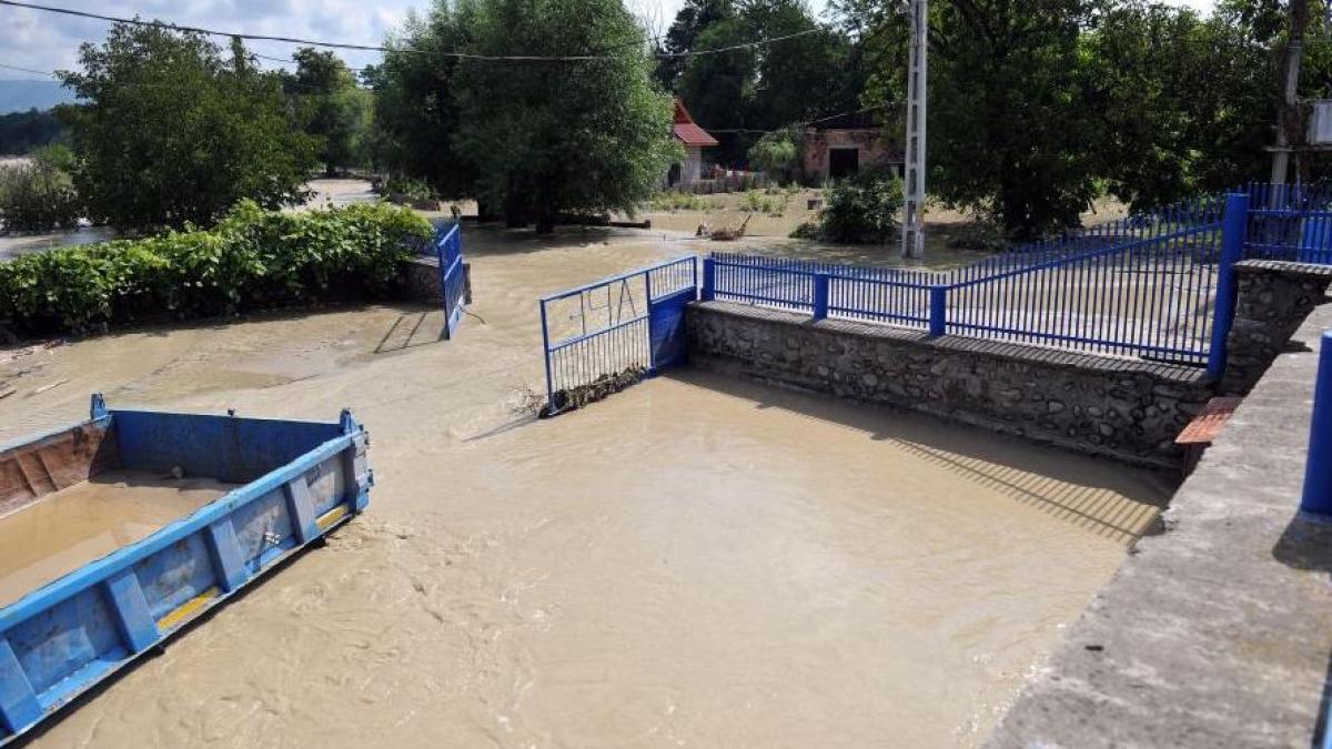 suspiciuni de frauda la primaria novaci politia cerceteaza lipsa utilajelor de interventie