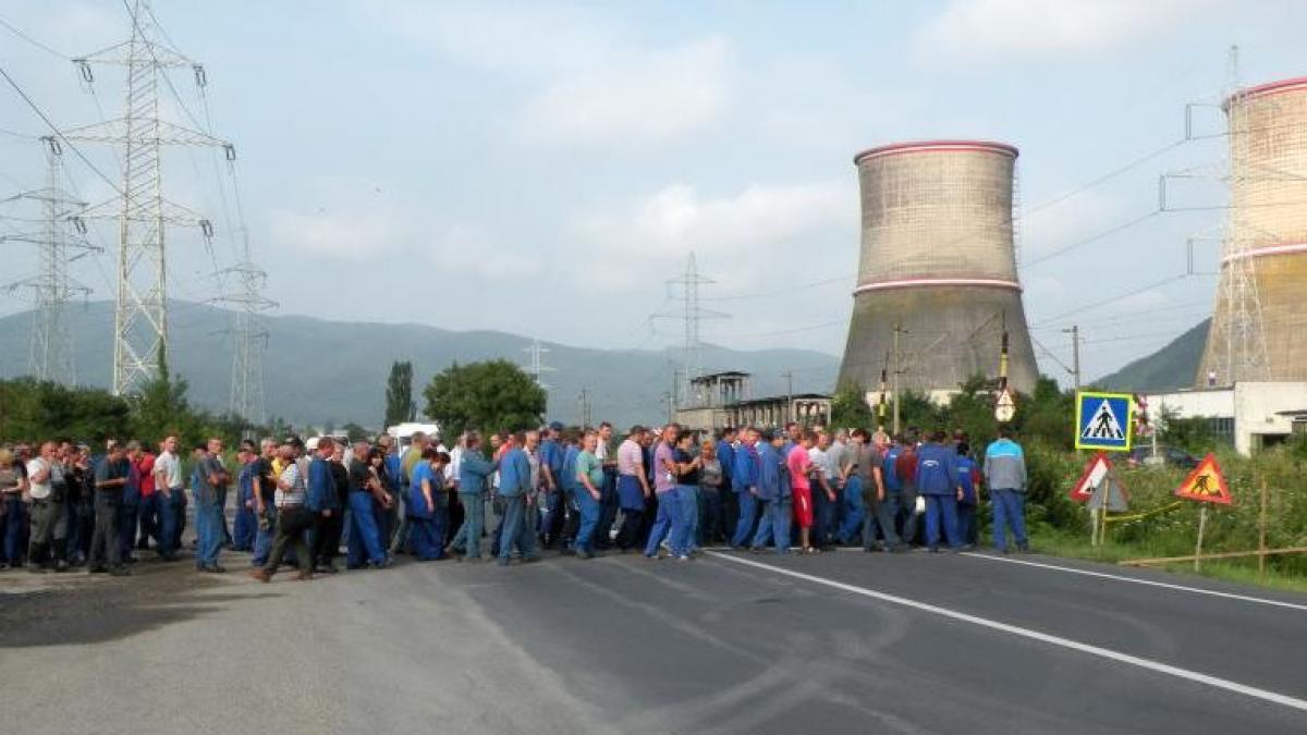 dn 7 blocat de protestul energeticienilor de la termocentrala mintia angajatii cer demisia