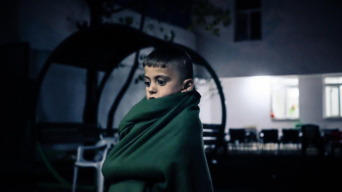 fotoreportaj cutremurator chipurile impietrite ale refugiatilor sirieni care s au ascuns de ororile