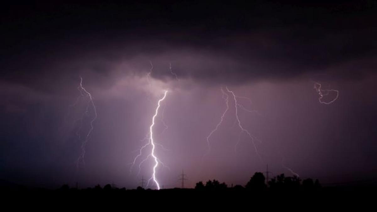 meteorologii au numarat peste 5 000 de fulgere pe cerul austriei intr o singura noapte