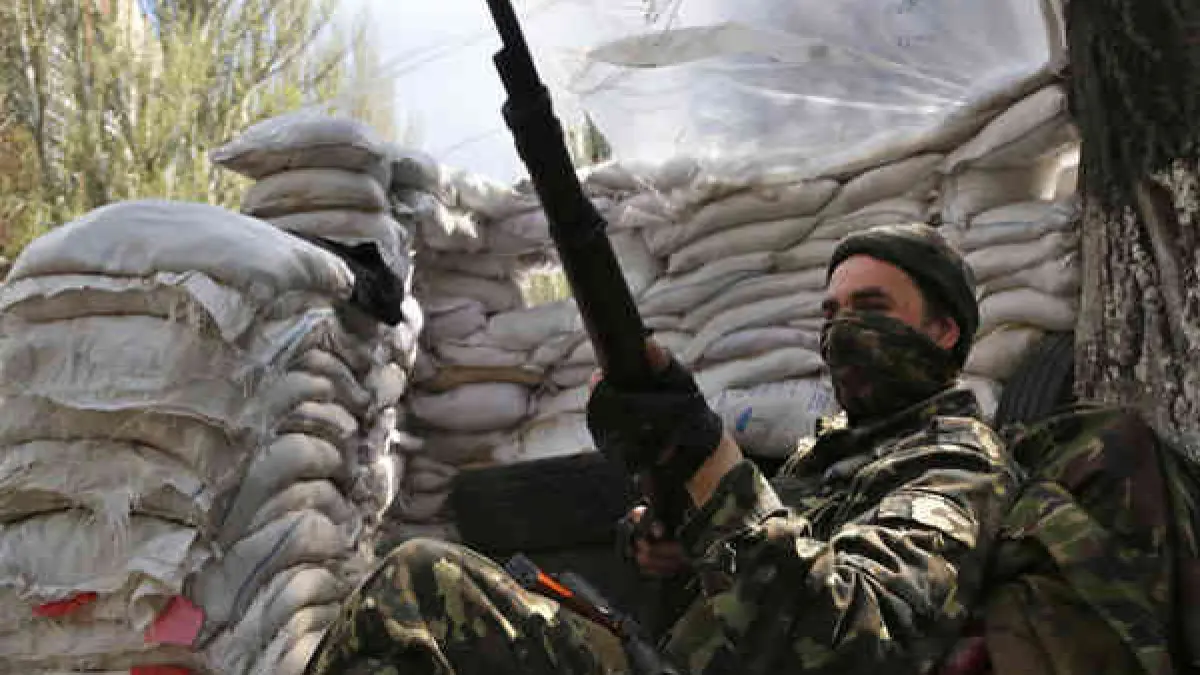luptele se intetesc in ucraina spre disperarea localnicilor din donetsk sute de mii de oameni si au