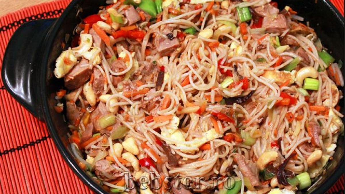 cat cheltuie romanii pe mancare la mare