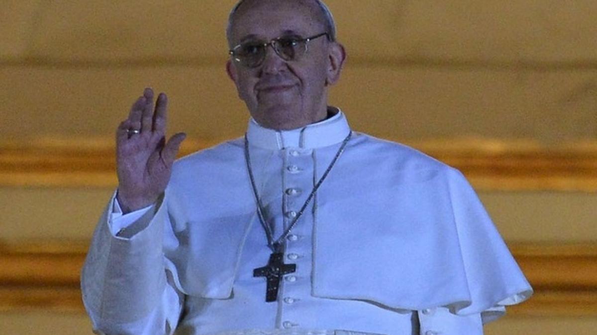 papa francisc cere protejarea crestinilor din irak violenta nu este niciodata invinsa prin violenta