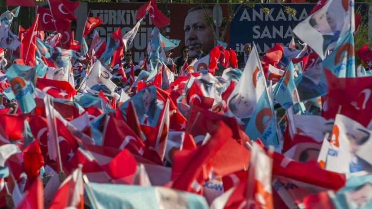 alegeri istorice in turcia cetatenii sunt asteptati la urne pentru a alege un nou presedinte