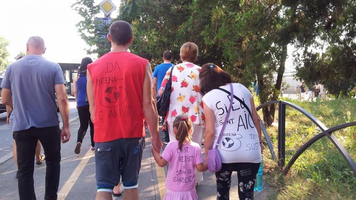 mii de romani la plimbarea libertatii ce se intampla aici e un fenomen cei care nu inteleg despre