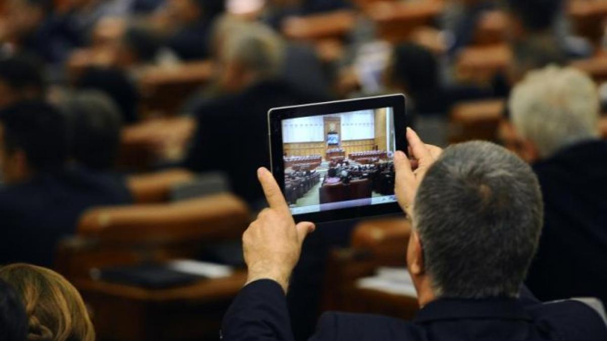 mutii din parlament cine sunt politicienii care au vorbit 30 de secunde in doi ani de mandat