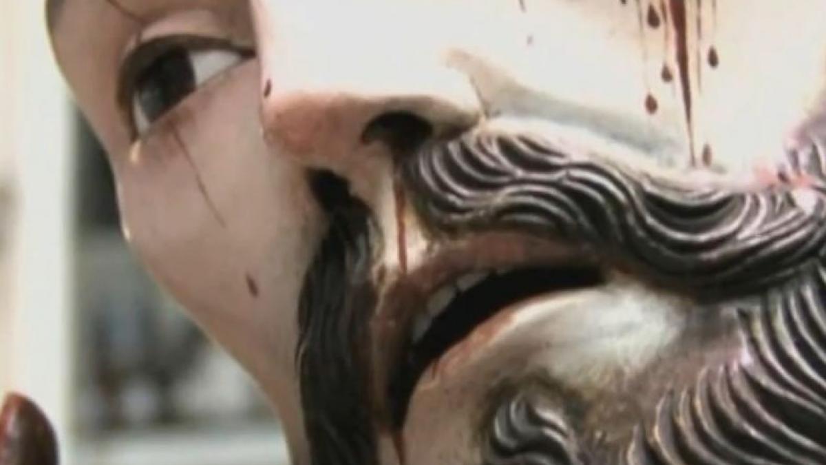 descoperire bizara intr o biserica din mexic statuia care il infatiseaza pe iisus are dinti umani