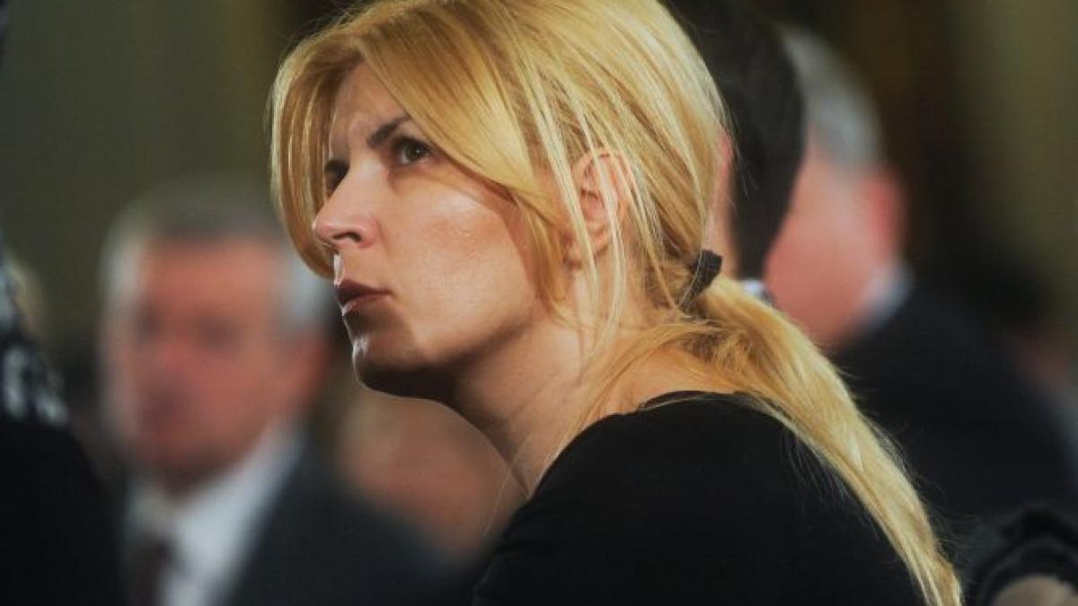 eba o ataca pe udrea ea interzice strangerea de semnaturi pentru diaconescu