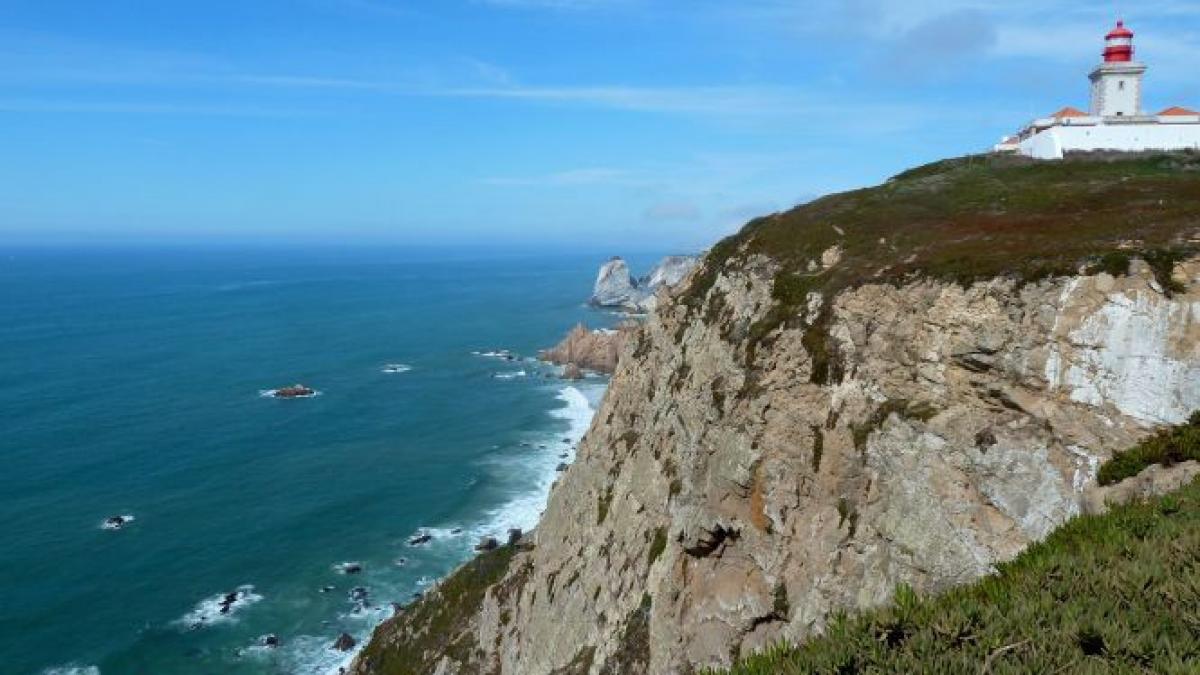 atentie unde si cum faceti selfie doi soti au murit dupa ce au alunecat de pe o creasta muntoasa