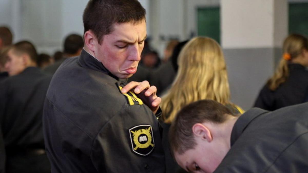 o femeie din nordul rusiei a murit dupa ce a muscat un politist