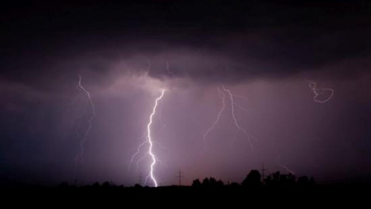 atentionare de ploi si vijelii pana duminica seara vezi zonele vizate