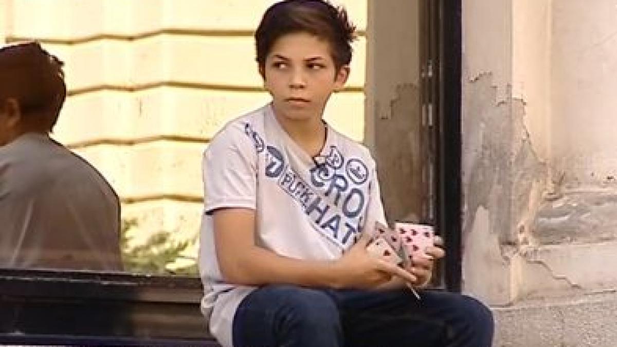 are un nume celebru dar o poveste de viata impresionanta la 15 ani isi intretine familia si marea