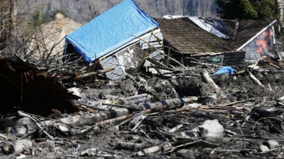 alunecari de teren la hiroshima zeci de oameni au murit