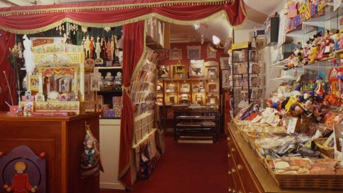 muzeul jucariilor din gozo paradisul picilor si al adultilor cu suflet de copil