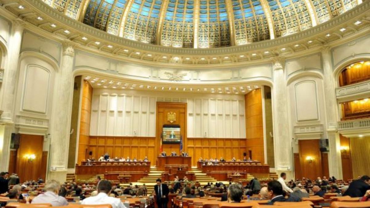 senatul a adoptat reducerea cas sedinta s a incheiat cu scandal