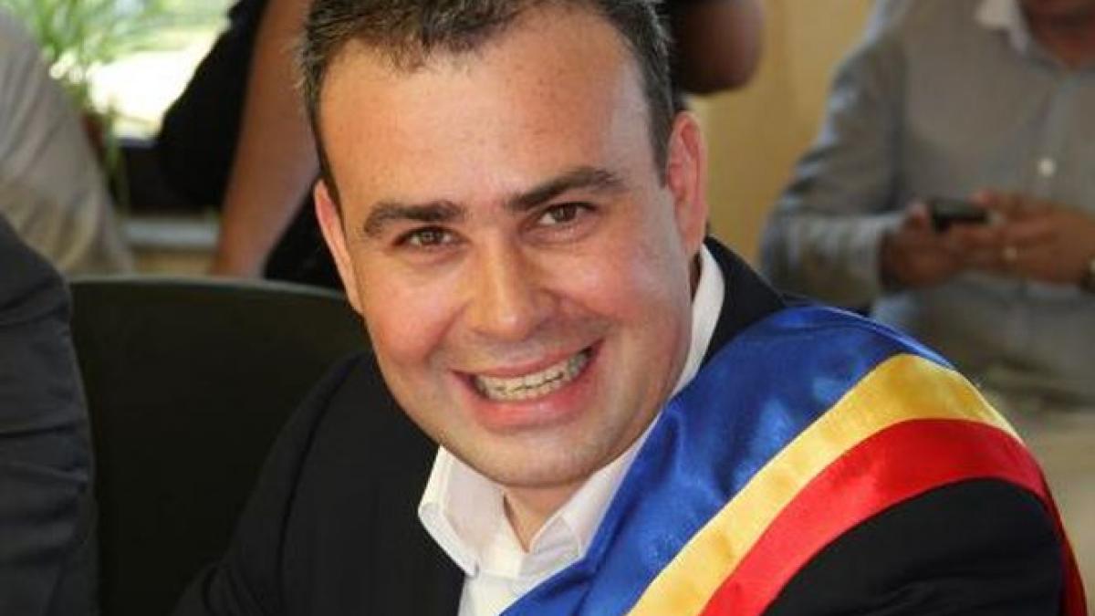 darius valcov a depus juramantul ca ministru al bugetului basescu sa fiti un ministru al bugetului