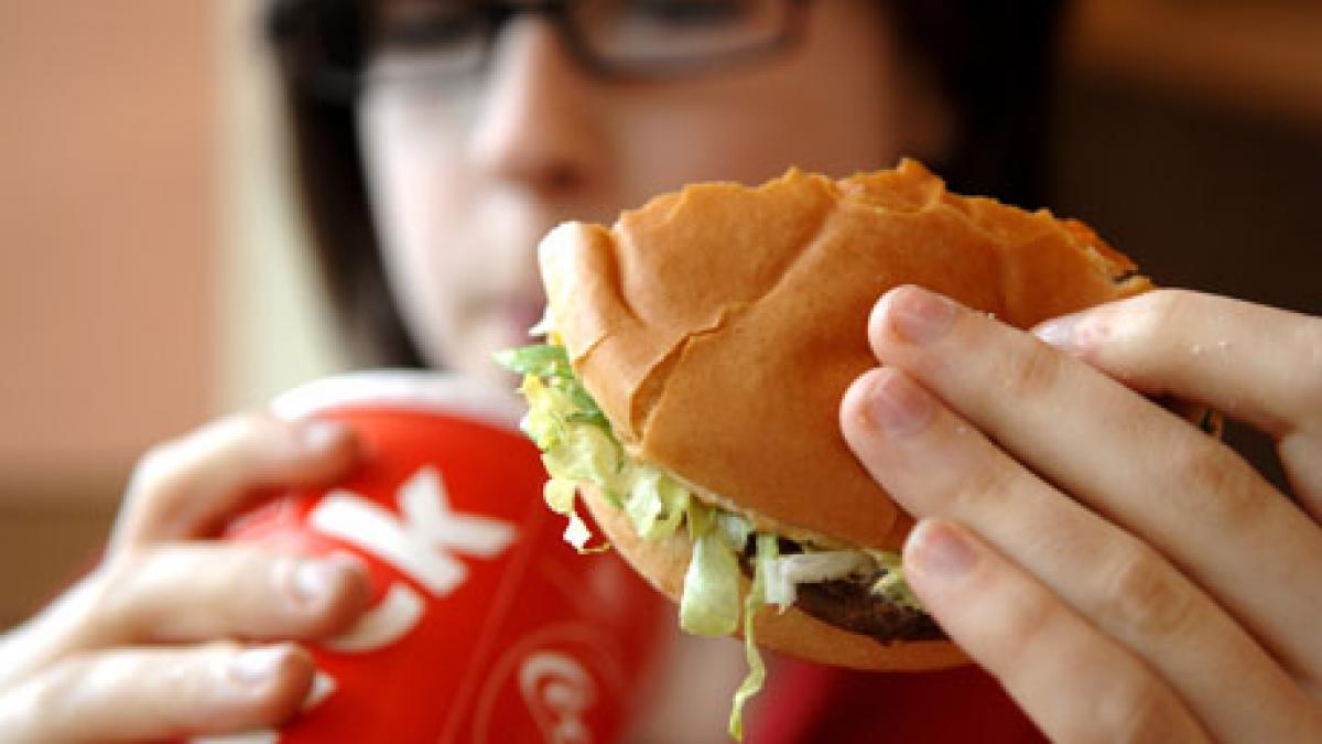 ce se intampla in organismul tau cand consumi fast food cercetatorii sunt ingrijorati iata