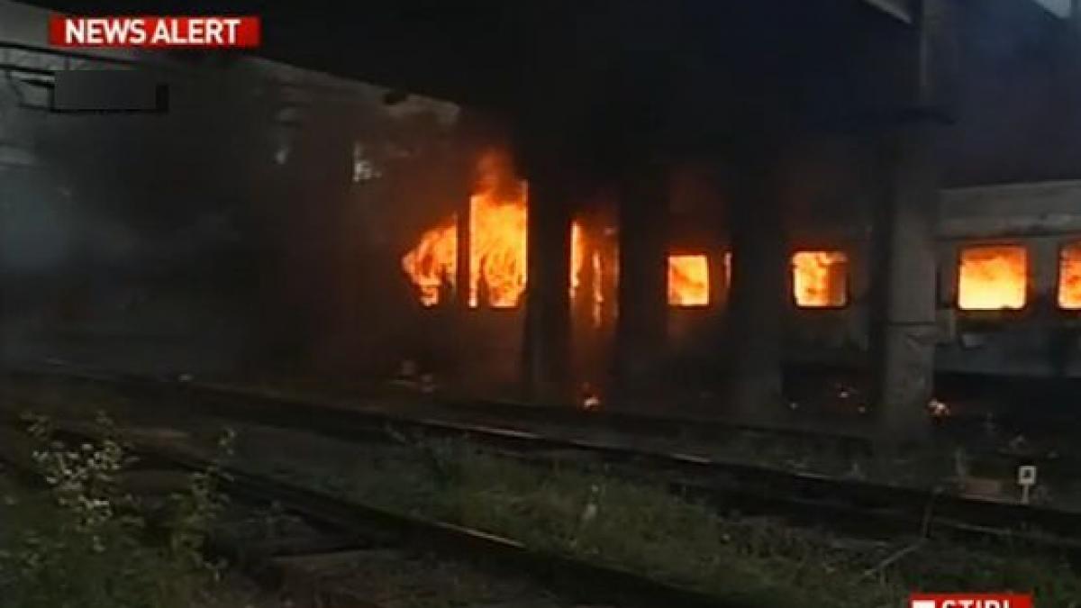 tren de calatori in flacari pe ruta dorohoi iasi pompierii au intervenit cu doua autospeciale