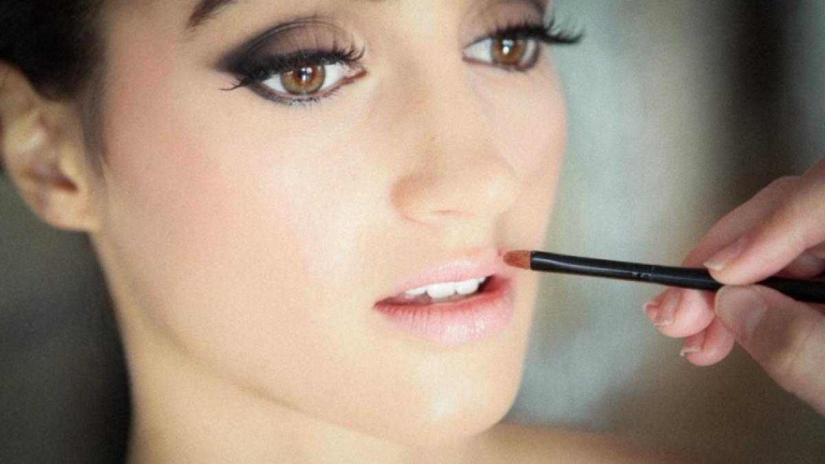 cum te machiezi la serviciu fara sa exagerezi dar sa arati bine