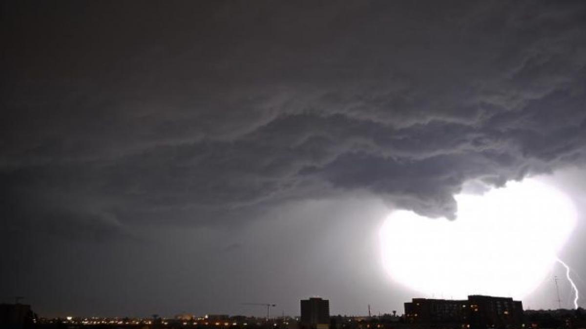 anm ploi si vijelii pana la ora 21 in capitala