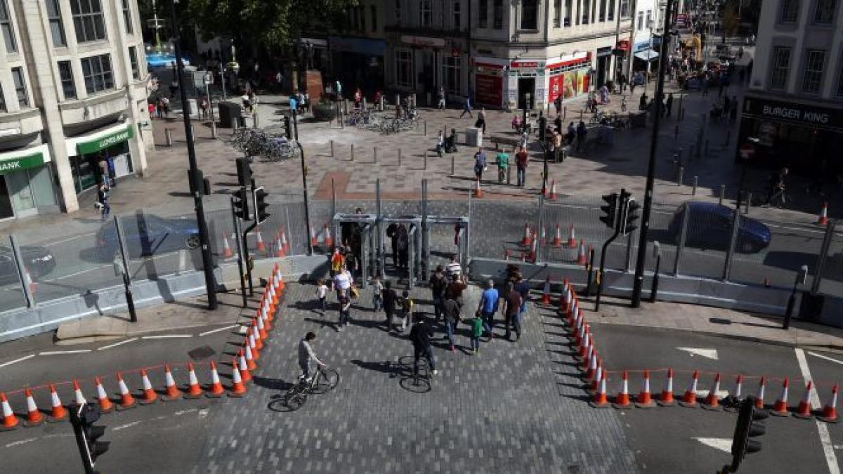 traian basescu mircea dusa si titus corlatean vor participa din partea romaniei la summitul nato