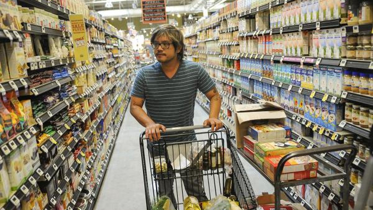 fenomenul economic prezent si in romania care apare inainte ca preturile sa sara in aer