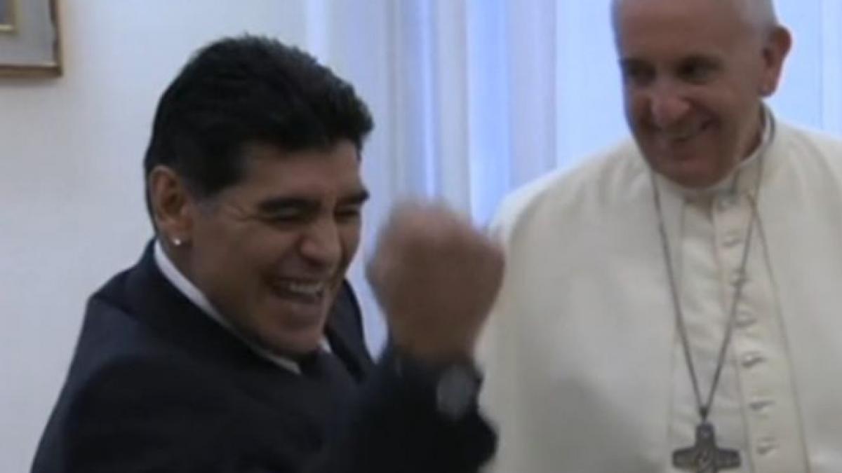 maradona a sarbatorit intalnirea cu papa francisc la fel ca pe terenul de fotbal